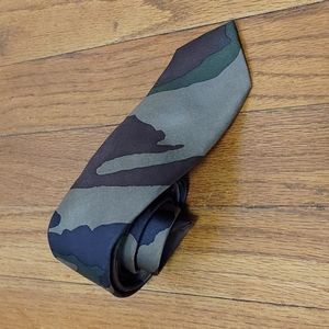 Boys camo silk tie